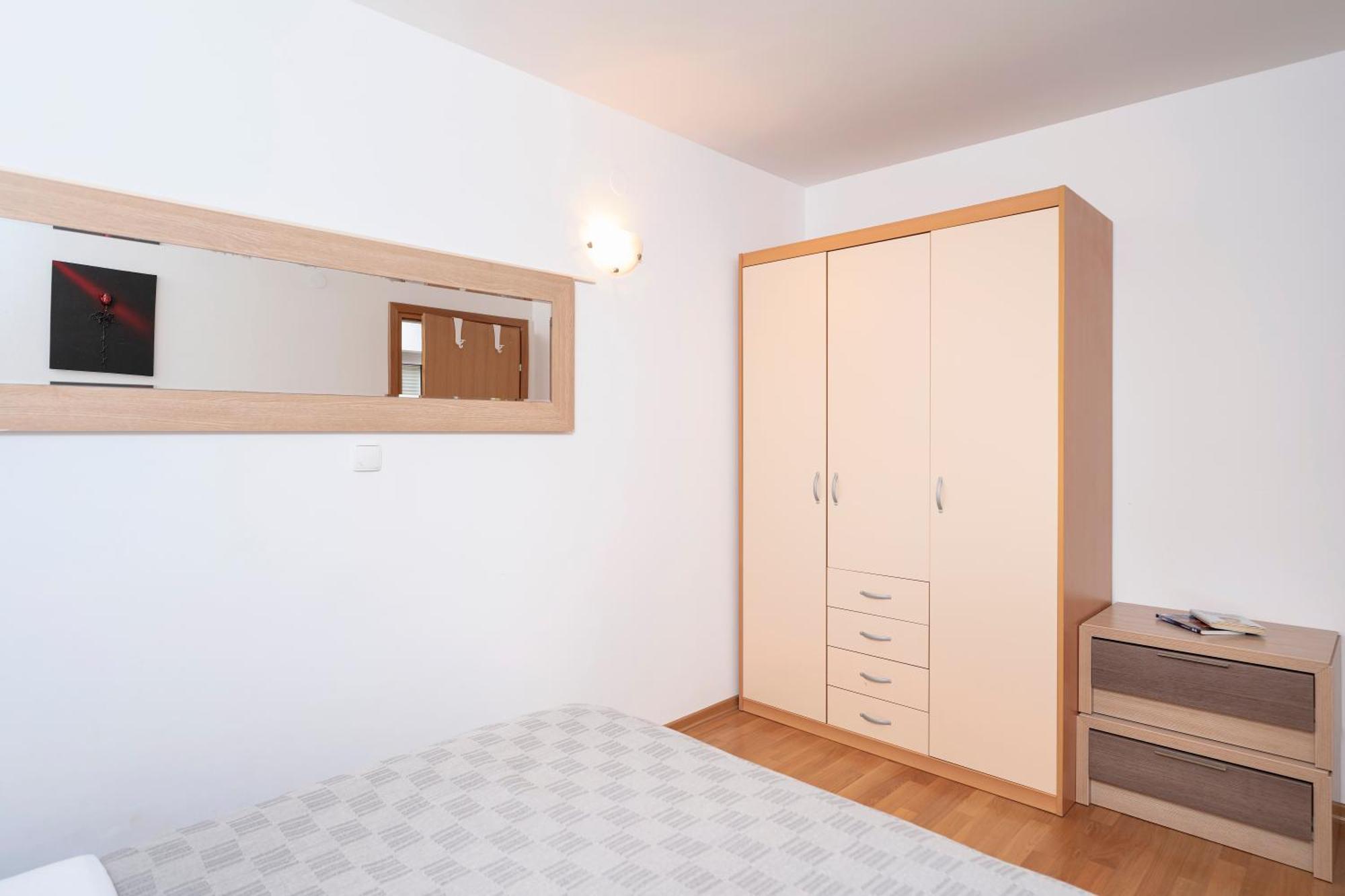Villa Dalmatia Apartments Bol Exterior photo