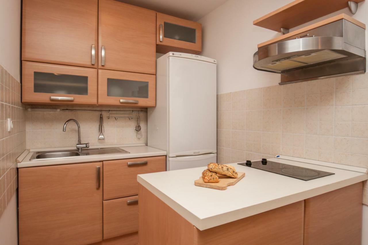 Villa Dalmatia Apartments Bol Exterior photo