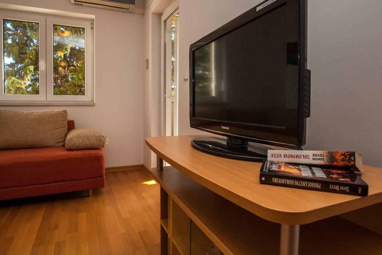 Villa Dalmatia Apartments Bol Exterior photo